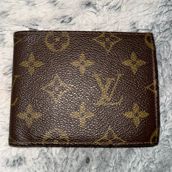 Men’s or Women’s Louis Vuitton Monogram Wallett! Rare and a vintage piece.7.5/10 - Picture 1 of 14